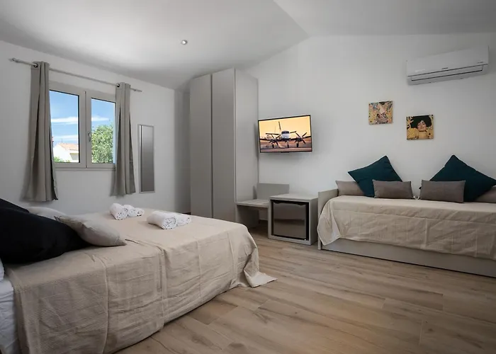 Art And Nature בית הארחה