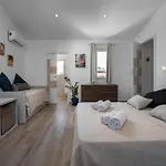 בית הארחה Art And Nature 3*